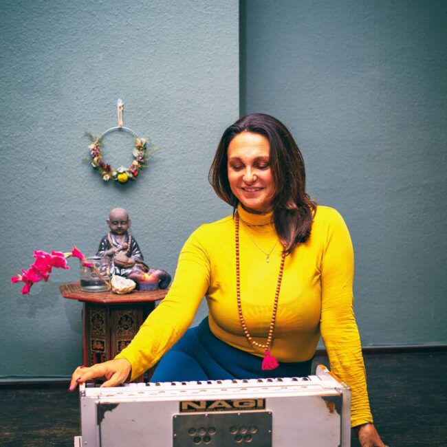 Cher Harmonium